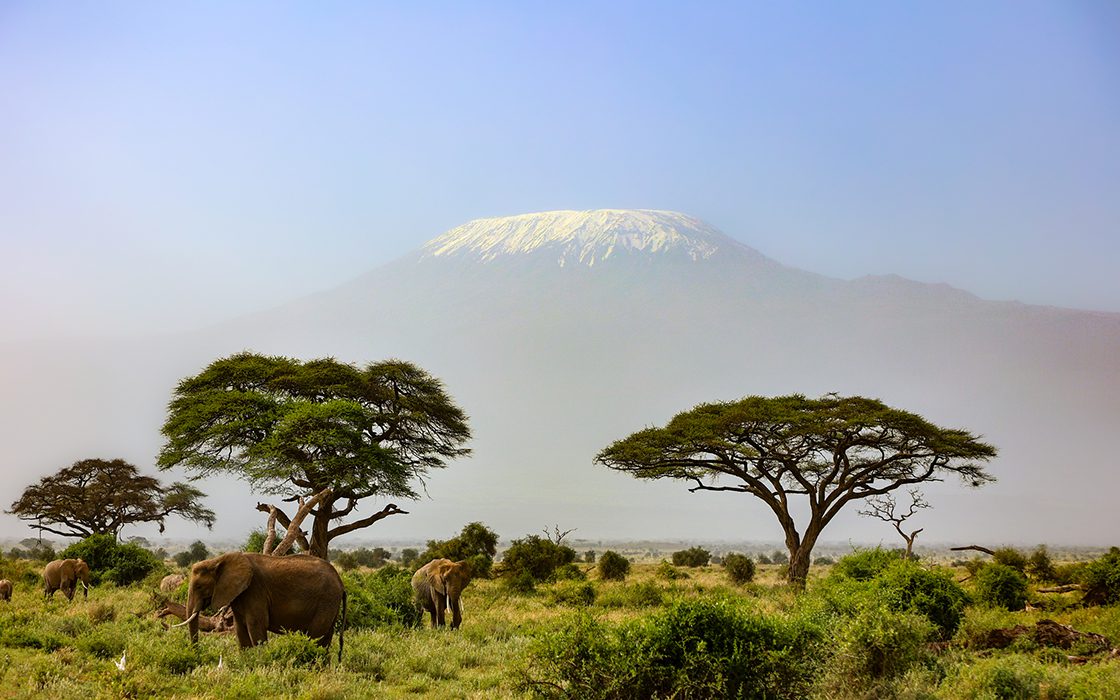 Top drie motorreizen Travel 2 Explore, motorreis Kilimanjaro 3˚03 South in Kenia