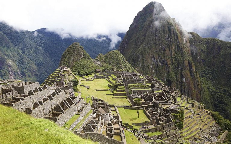 Motorreis Zuid-Amerik machu Picchu is nu ook in de route opgenomen. Travel 2 Explore Motorreizen.